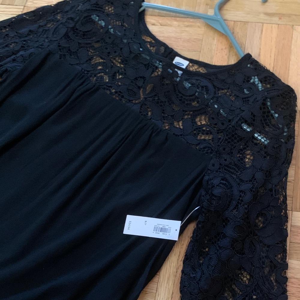 NWT Black Blouse w/ Lace Sleeves & Neckline - Women's Size Small